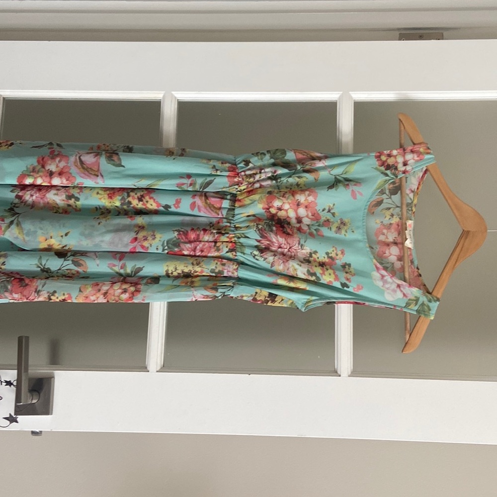 Beautiful blue floral dress.